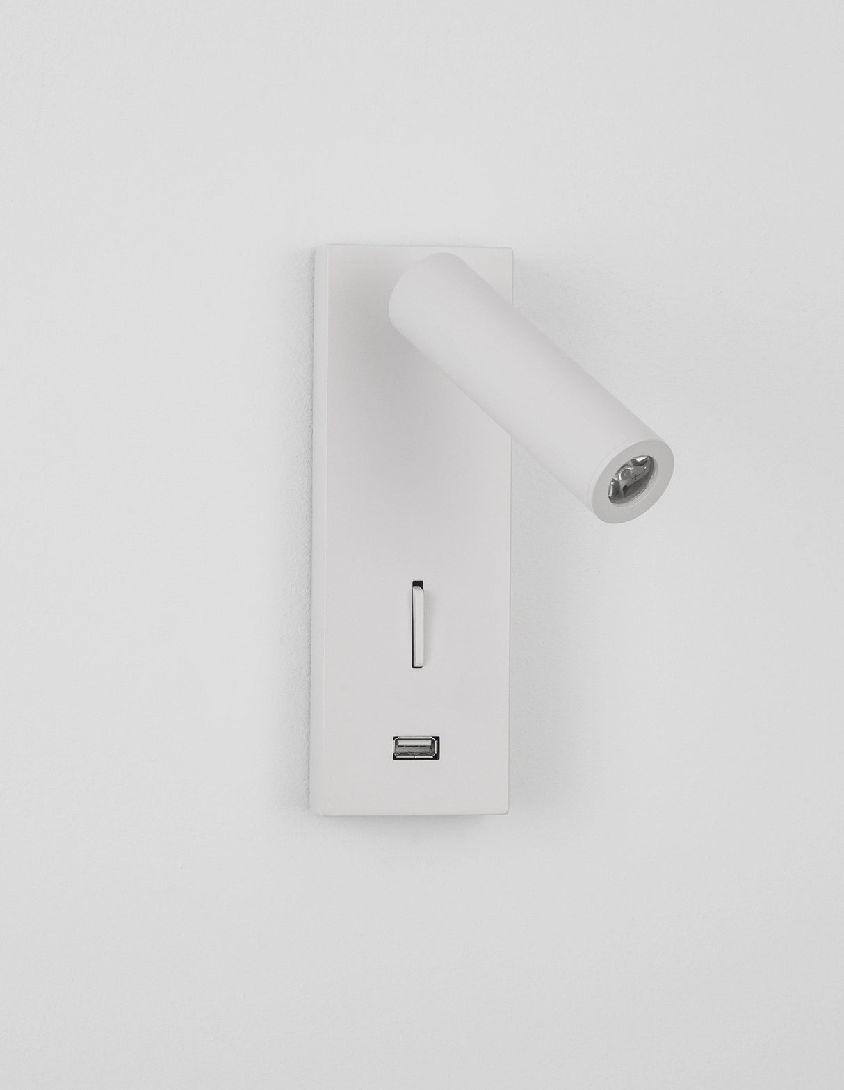 FUSE Wandleuchte mit USB Anschluss-Luxomo Leuchten