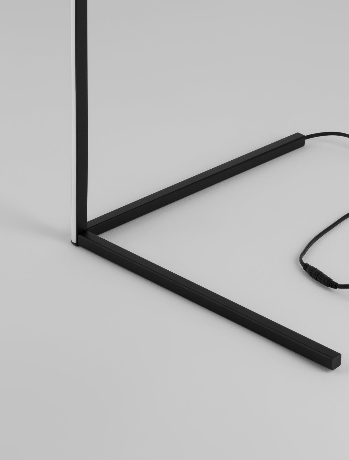 V-LINE Stehleuchte-Luxomo Leuchten