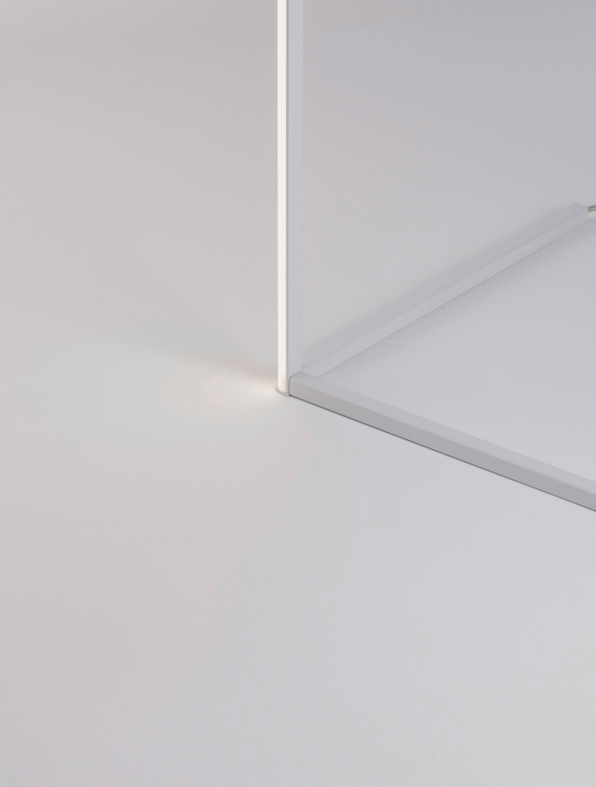 V-LINE Stehleuchte-Luxomo Leuchten