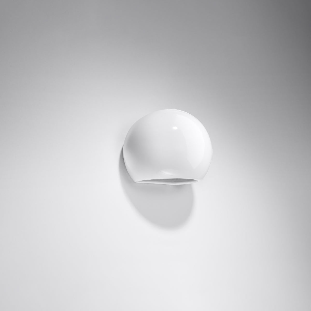 GLOBE Wandleuchte lackiert
