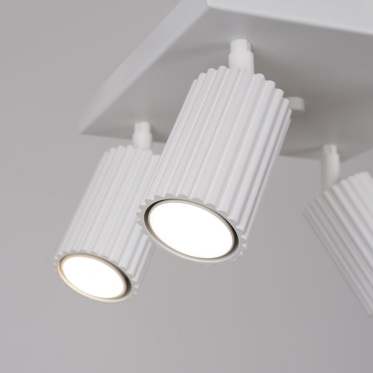 KARBON 4 Plafond