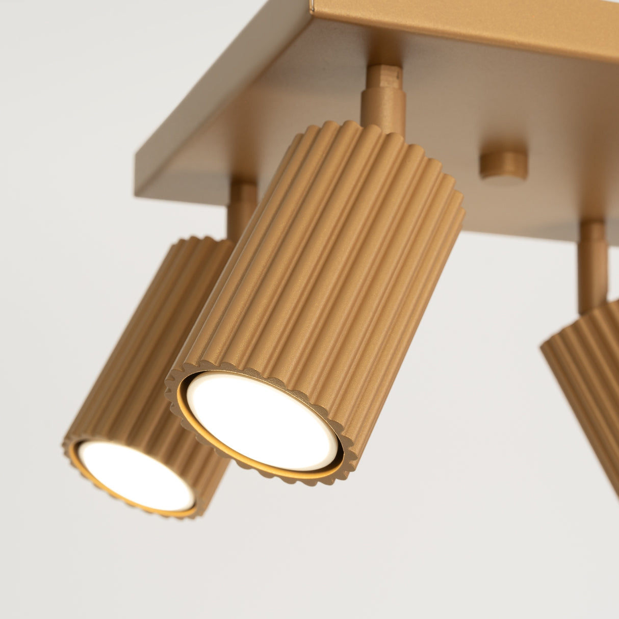 KARBON 4 Plafond