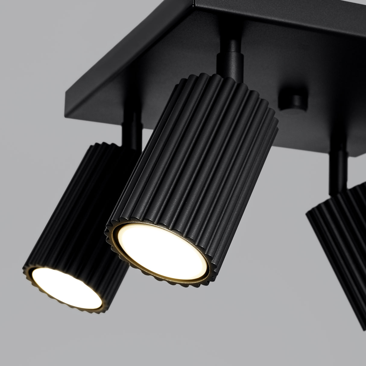 KARBON 4 Plafond