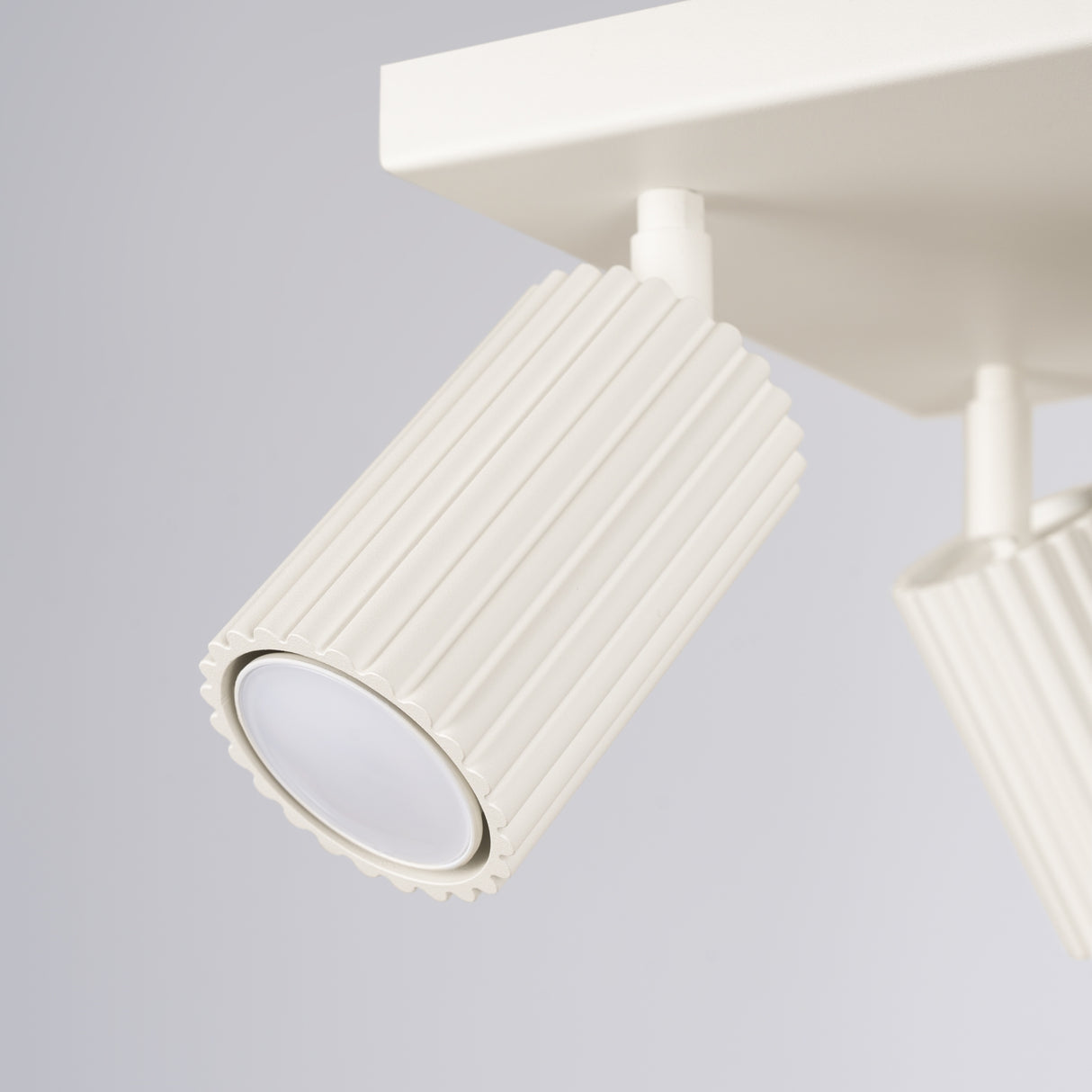 KARBON 4 Plafond