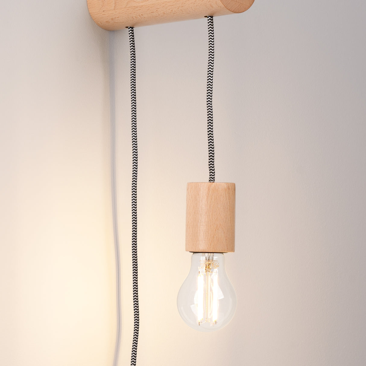 NIMBI Wandleuchte mit Schalter