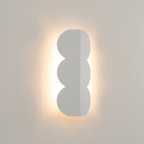 Wellen-Wandleuchte BISCUIT – Skulpturaler Aluminium-Spot in 10 Trendfarben