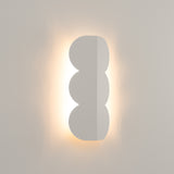 Wellen-Wandleuchte BISCUIT – Skulpturaler Aluminium-Spot in 10 Trendfarben