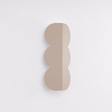 Wellen-Wandleuchte BISCUIT – Skulpturaler Aluminium-Spot in 10 Trendfarben