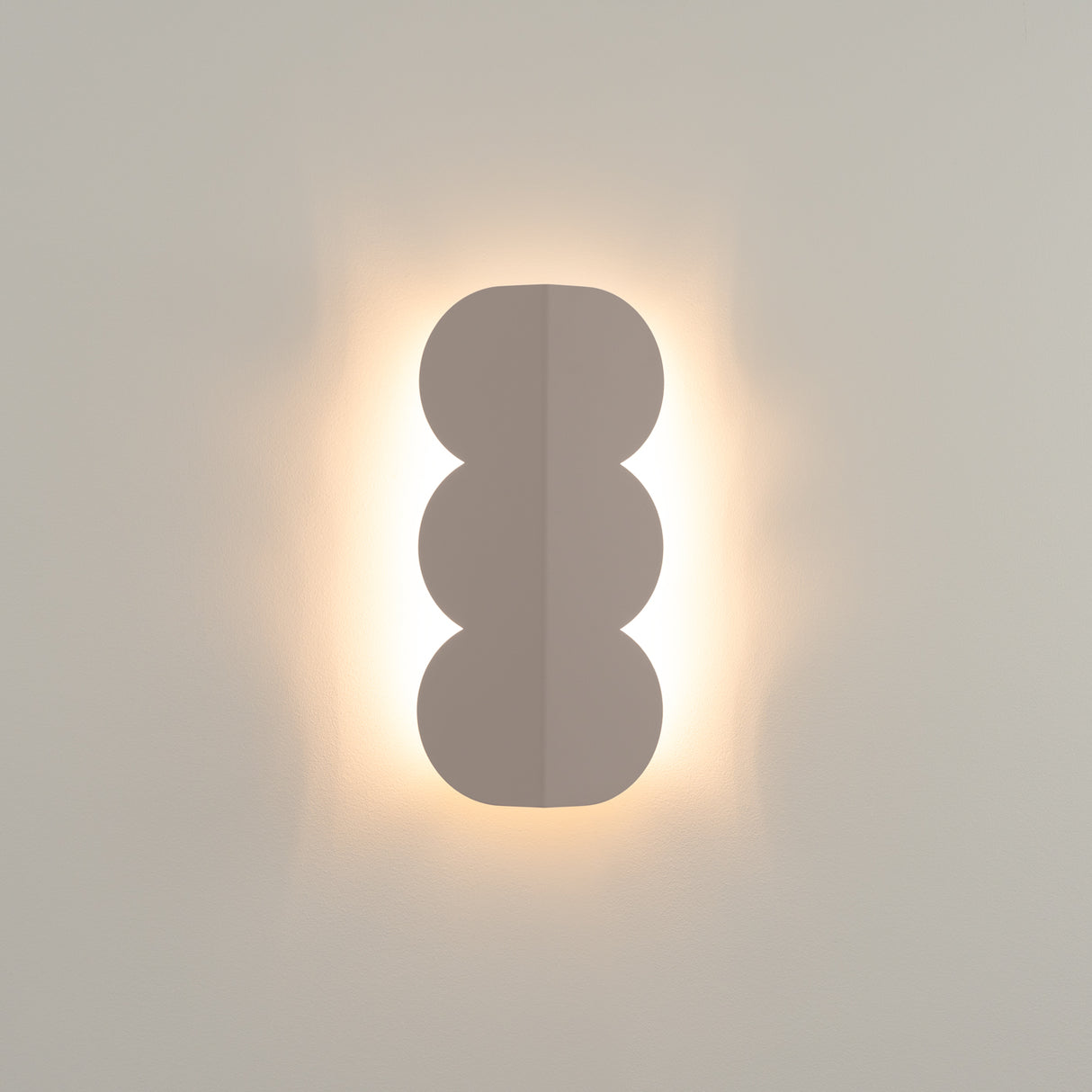 Wellen-Wandleuchte BISCUIT – Skulpturaler Aluminium-Spot in 10 Trendfarben