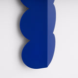 Wellen-Wandleuchte BISCUIT – Skulpturaler Aluminium-Spot in 10 Trendfarben