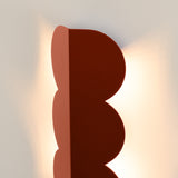 Wellen-Wandleuchte BISCUIT – Skulpturaler Aluminium-Spot in 10 Trendfarben