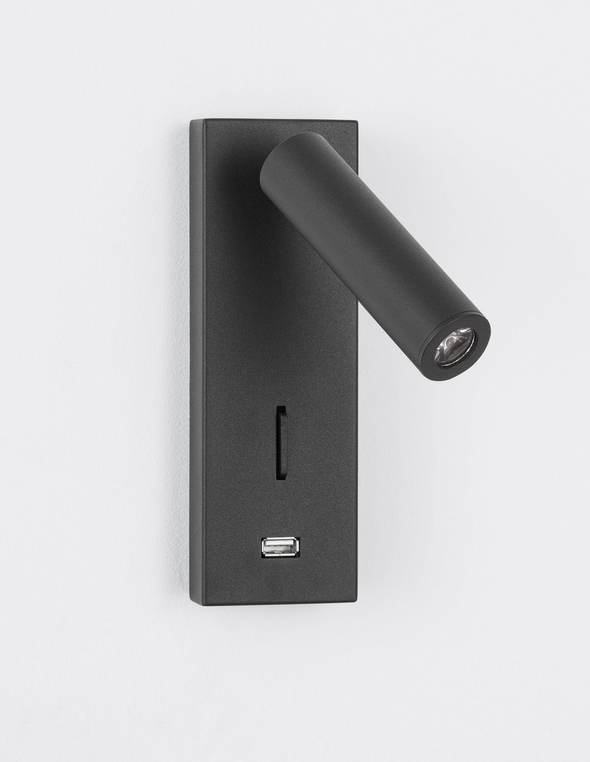 FUSE Wandleuchte mit USB Anschluss-Luxomo Leuchten