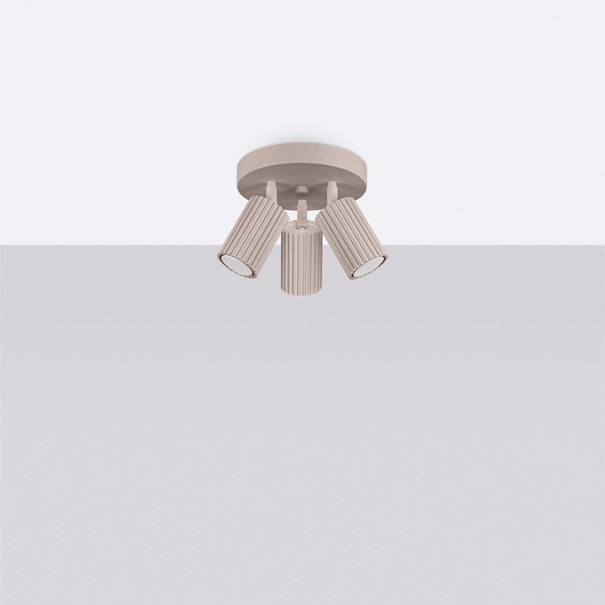 3-flammiger Deckenstrahler KARBON – Rund & Schwenkbar